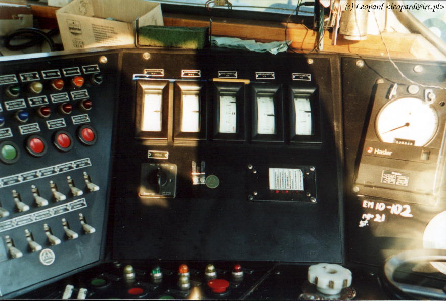 EM10-102-Interior